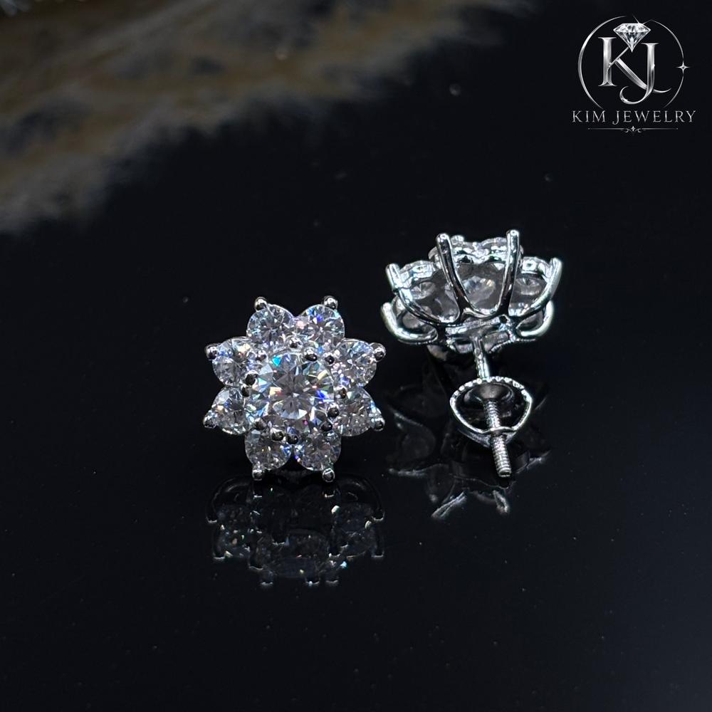 Flower Moissanite Stud Earrings