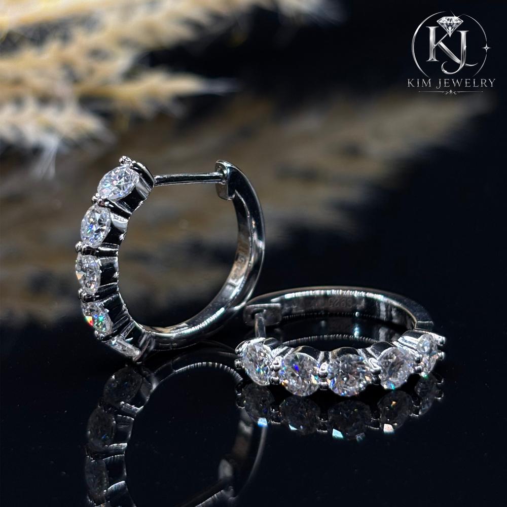 Round Cut Moissanite Hoop Earrings