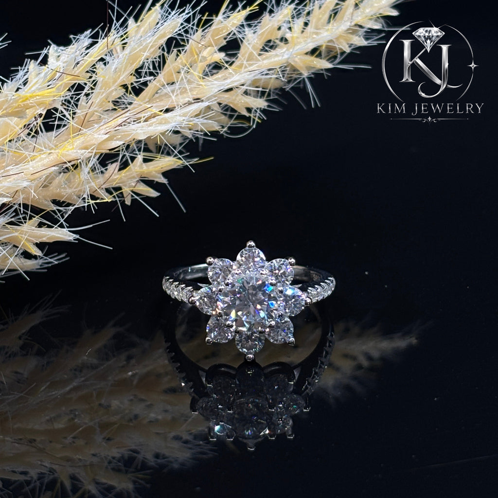 1CT | 2CT VVS D Color Flower Halo Round Cut Moissanite Engagement Ring