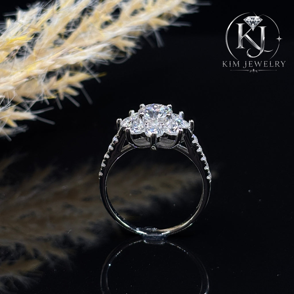1CT | 2CT VVS D Color Flower Halo Round Cut Moissanite Engagement Ring