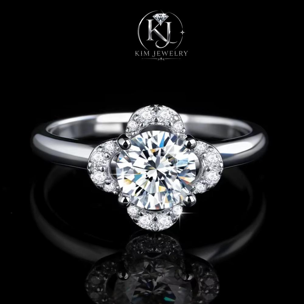1CT VVS D Color Round Cut Clover Halo Moissanite Engagement Ring